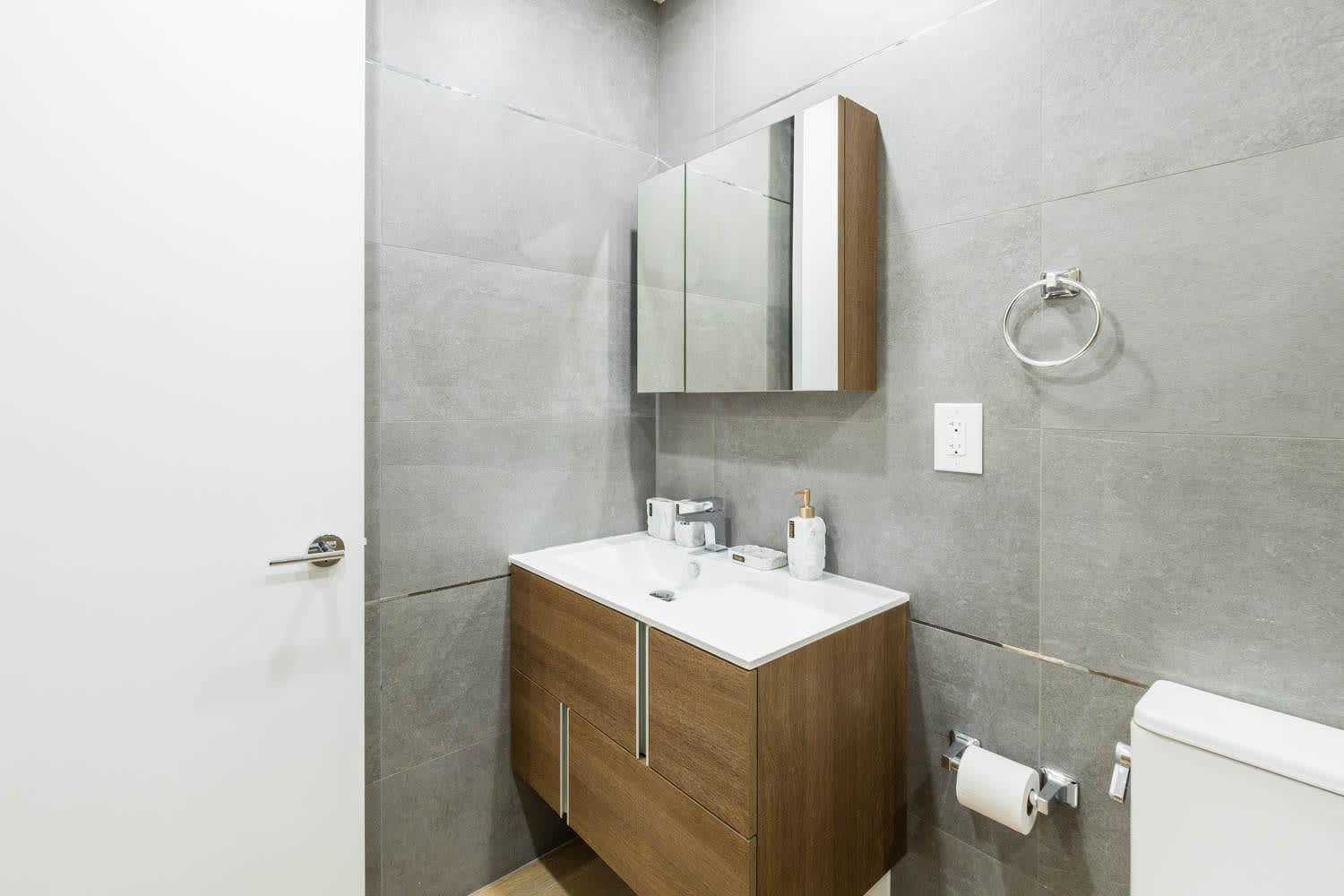 1597-13 I Brand New Prime Upper East W&d Apartment New York